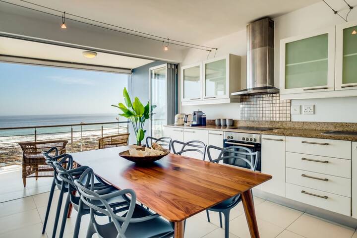 Uninterrupted Ocean Views in Mouille Point (Atlant gallery image 4