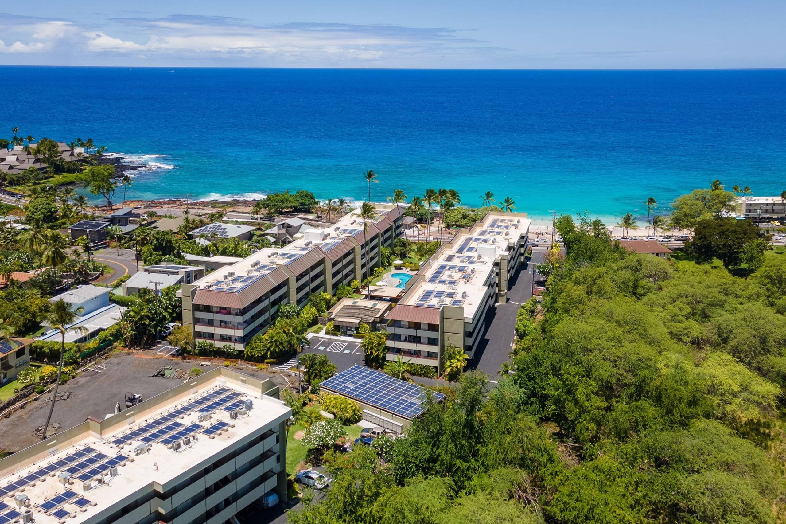 Condo in Kailua-Kona · ★4.74 · 2 bedrooms · 4 beds · 2 private baths - Image 35