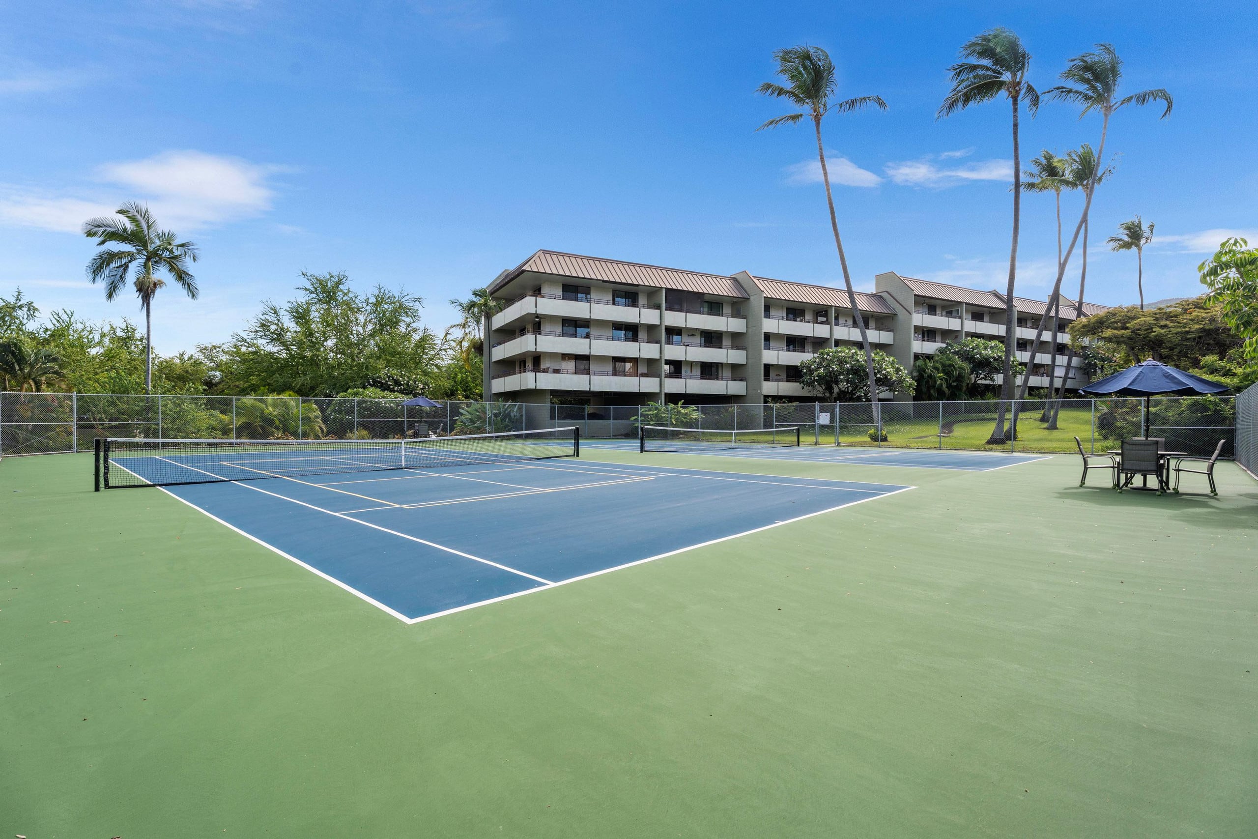 Condo in Kailua-Kona · ★4.74 · 2 bedrooms · 4 beds · 2 private baths - Image 48