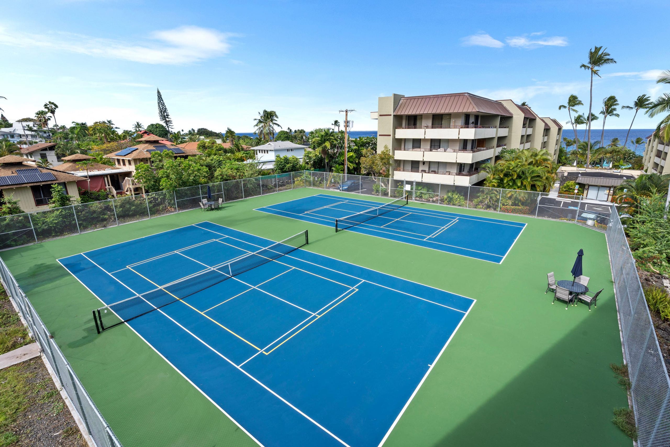 Condo in Kailua-Kona · ★4.74 · 2 bedrooms · 4 beds · 2 private baths - Image 49