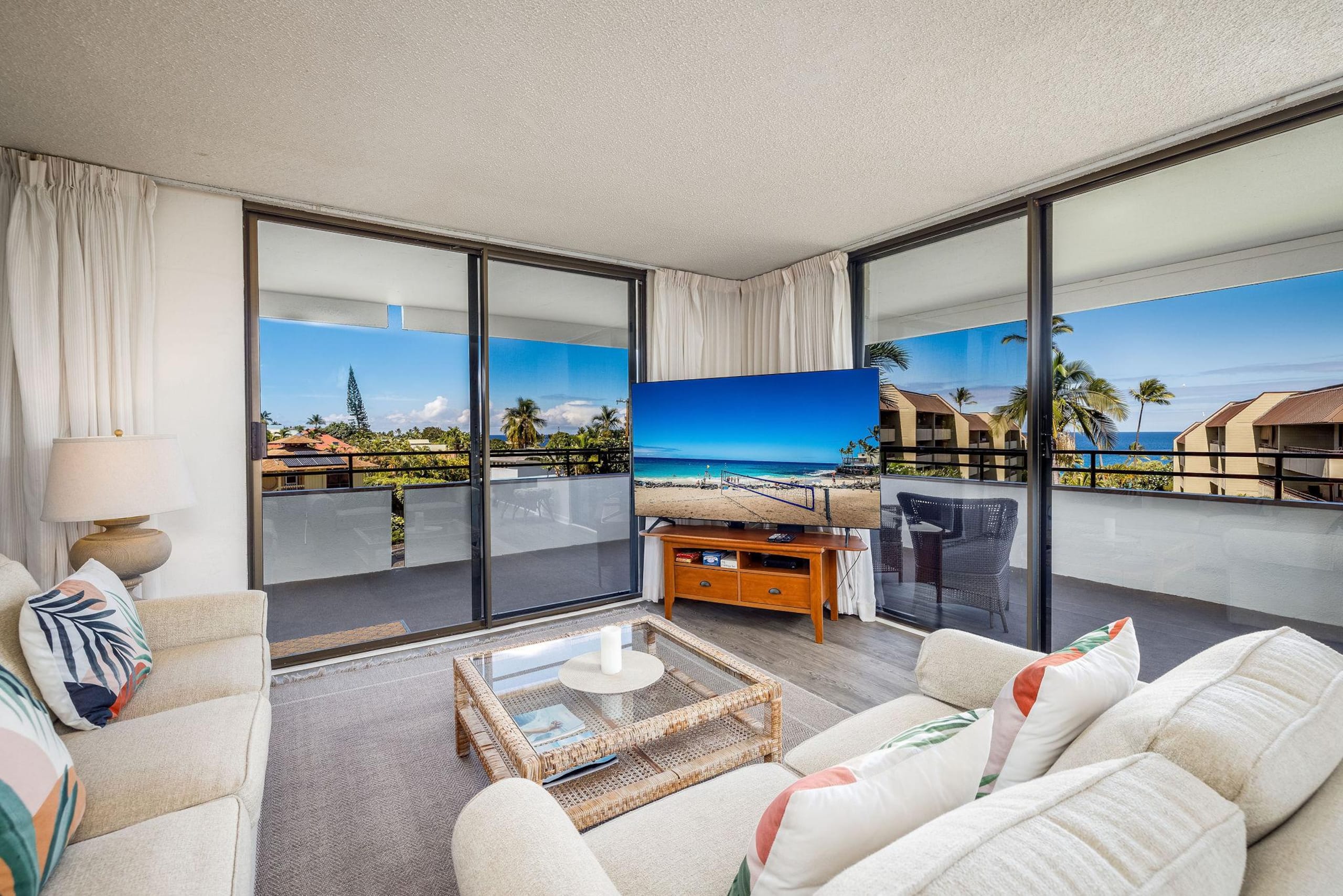Condo in Kailua-Kona · ★4.74 · 2 bedrooms · 4 beds · 2 private baths - Image 4