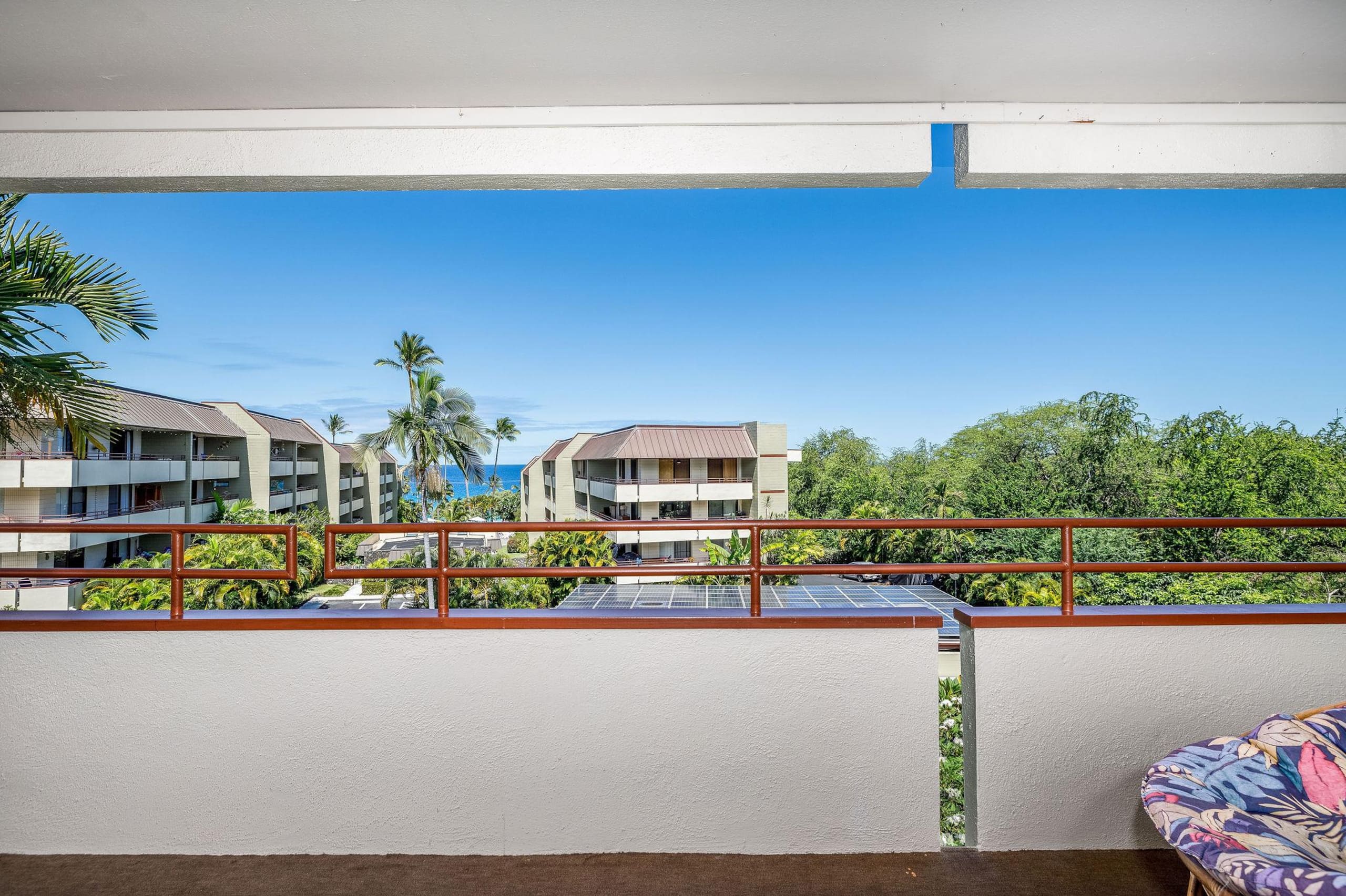 Condo in Kailua-Kona · ★4.74 · 2 bedrooms · 4 beds · 2 private baths - Image 37