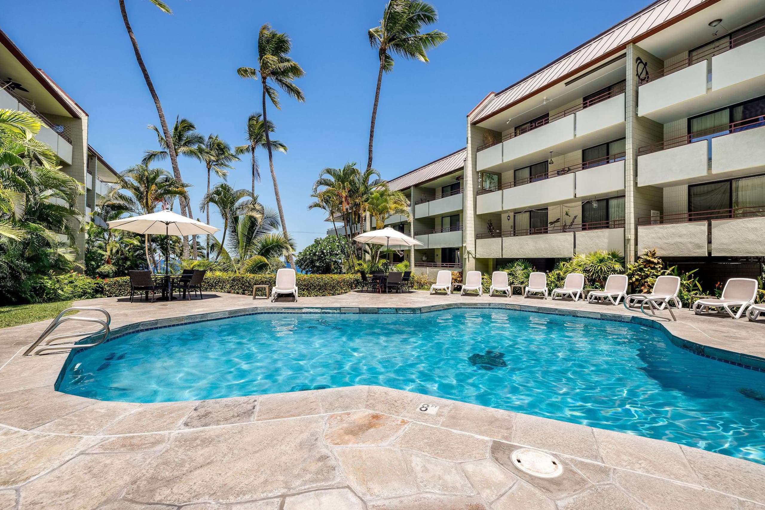 Condo in Kailua-Kona · ★4.74 · 2 bedrooms · 4 beds · 2 private baths - Image 33