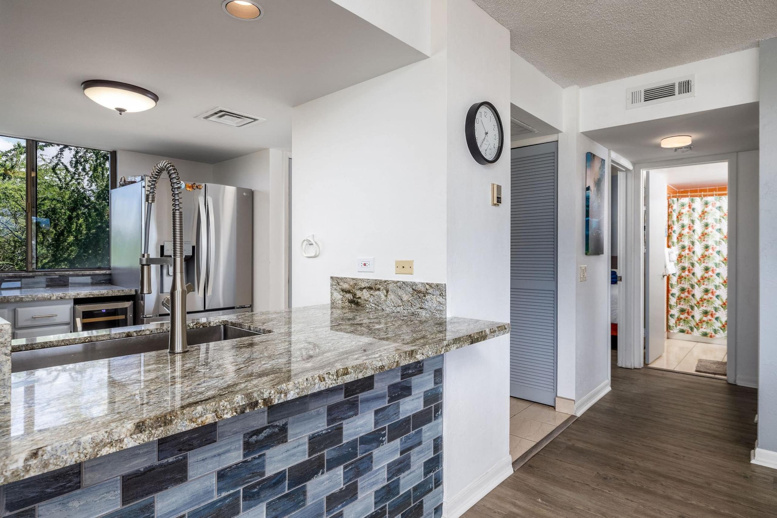 Condo in Kailua-Kona · ★4.74 · 2 bedrooms · 4 beds · 2 private baths - Image 13