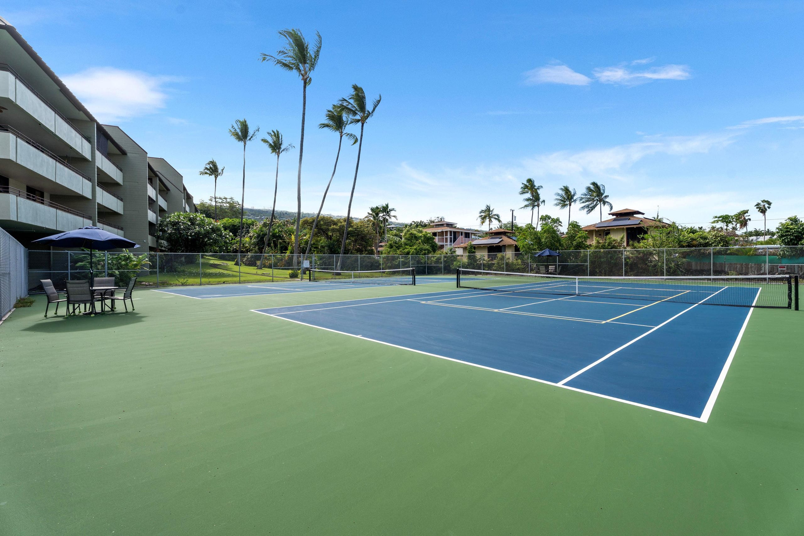 Condo in Kailua-Kona · ★4.74 · 2 bedrooms · 4 beds · 2 private baths - Image 47