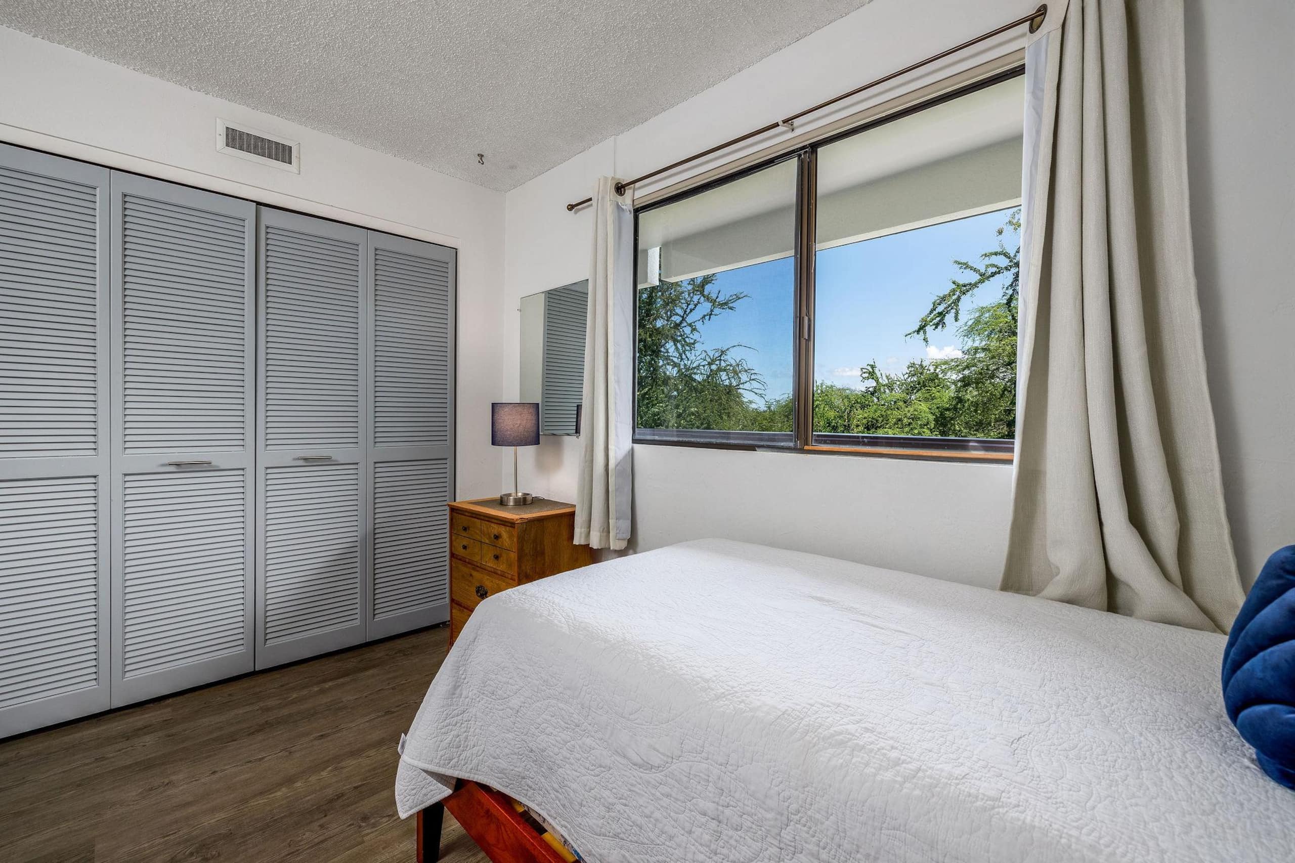 Condo in Kailua-Kona · ★4.74 · 2 bedrooms · 4 beds · 2 private baths - Image 23