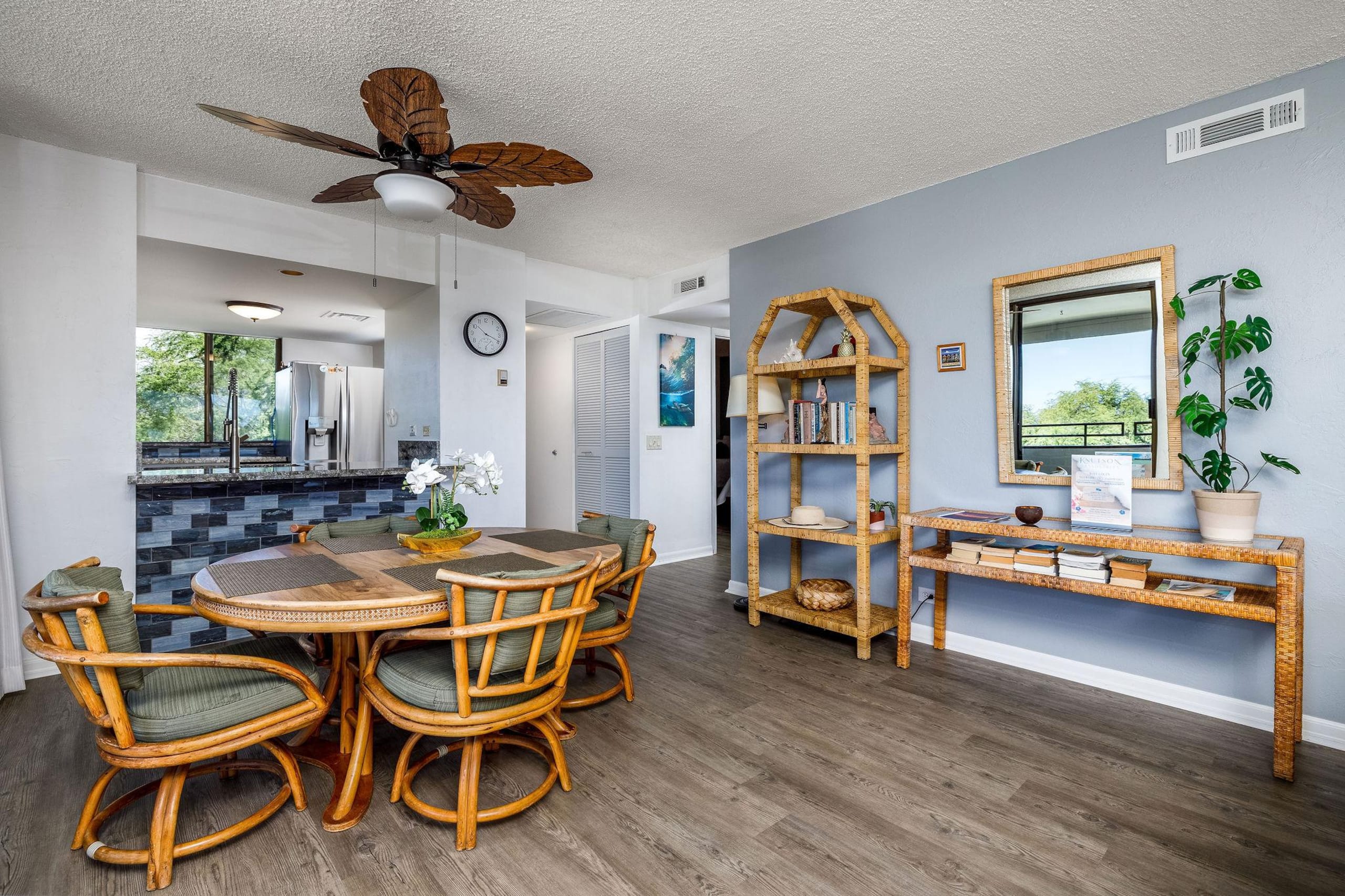 Condo in Kailua-Kona · ★4.74 · 2 bedrooms · 4 beds · 2 private baths - Image 8