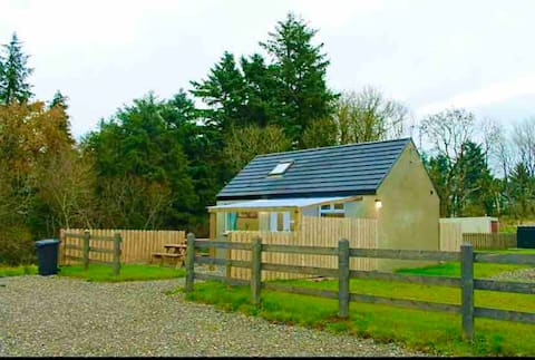 Forest View Cottage - Private Hot Tub