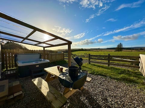 Forest View Cottage - Private Hot Tub