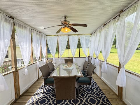 Athlete's Place, Home in quiet neighborhood, 5 min