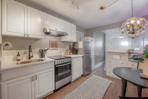 Successful Airbnb property: Charming Studio | Outdoor Space | Discounts in Armory Gardens