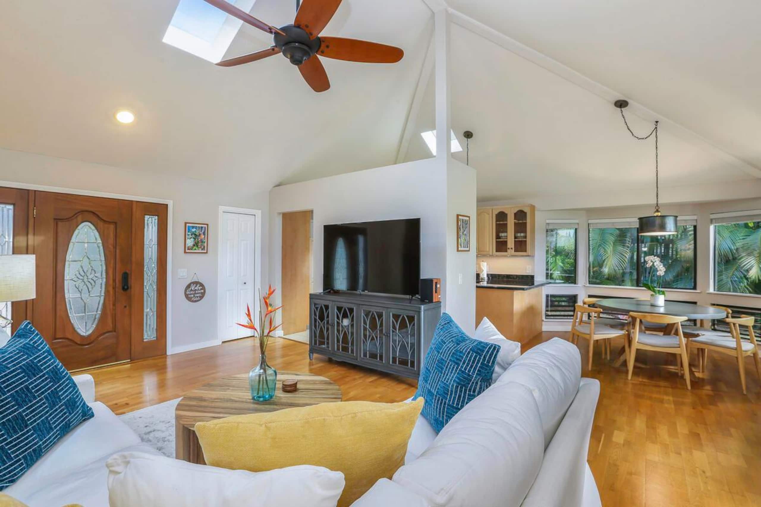 Home in Princeville · ★4.96 · 3 bedrooms · 3 beds · 2 baths - Image 12