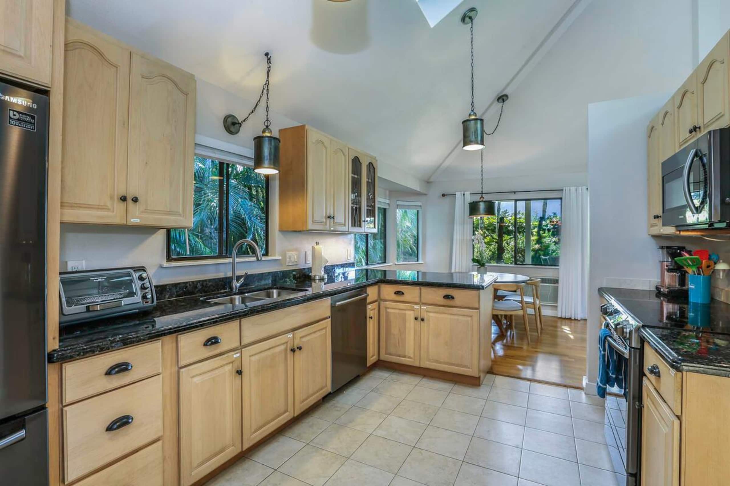 Home in Princeville · ★4.96 · 3 bedrooms · 3 beds · 2 baths - Image 2