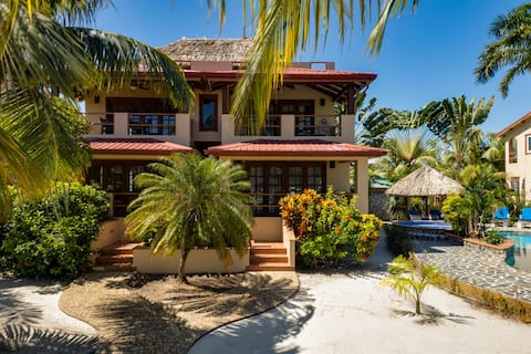 Beautiful Island Townhome Overlooking Caribbean