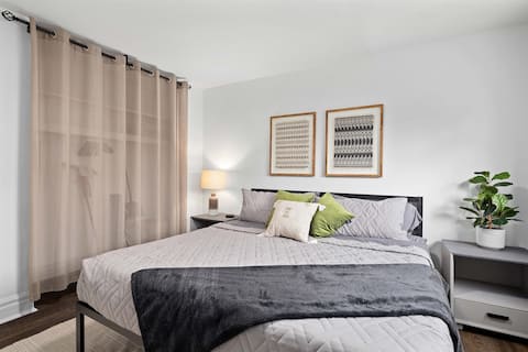 Brand New 1BR Flat | Clean & Cozy King Suite