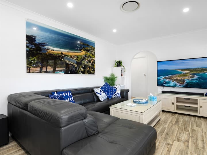 Skyes Beach House | Spas | Sauna | Arcade Machines - Broulee
