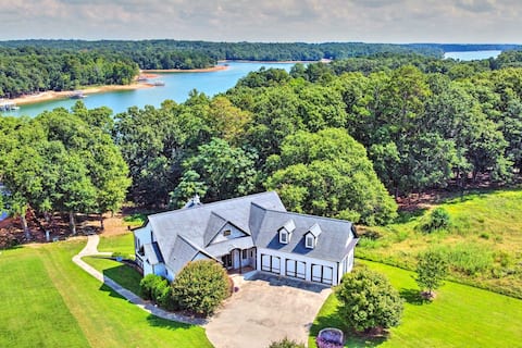 Upscale Family Home w/ Dock on Lake Hartwell!