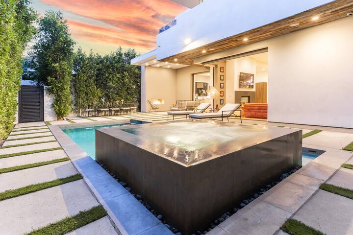 Luxe Villa w/ Pool, Walk to Melrose | North Vista gallery image 2