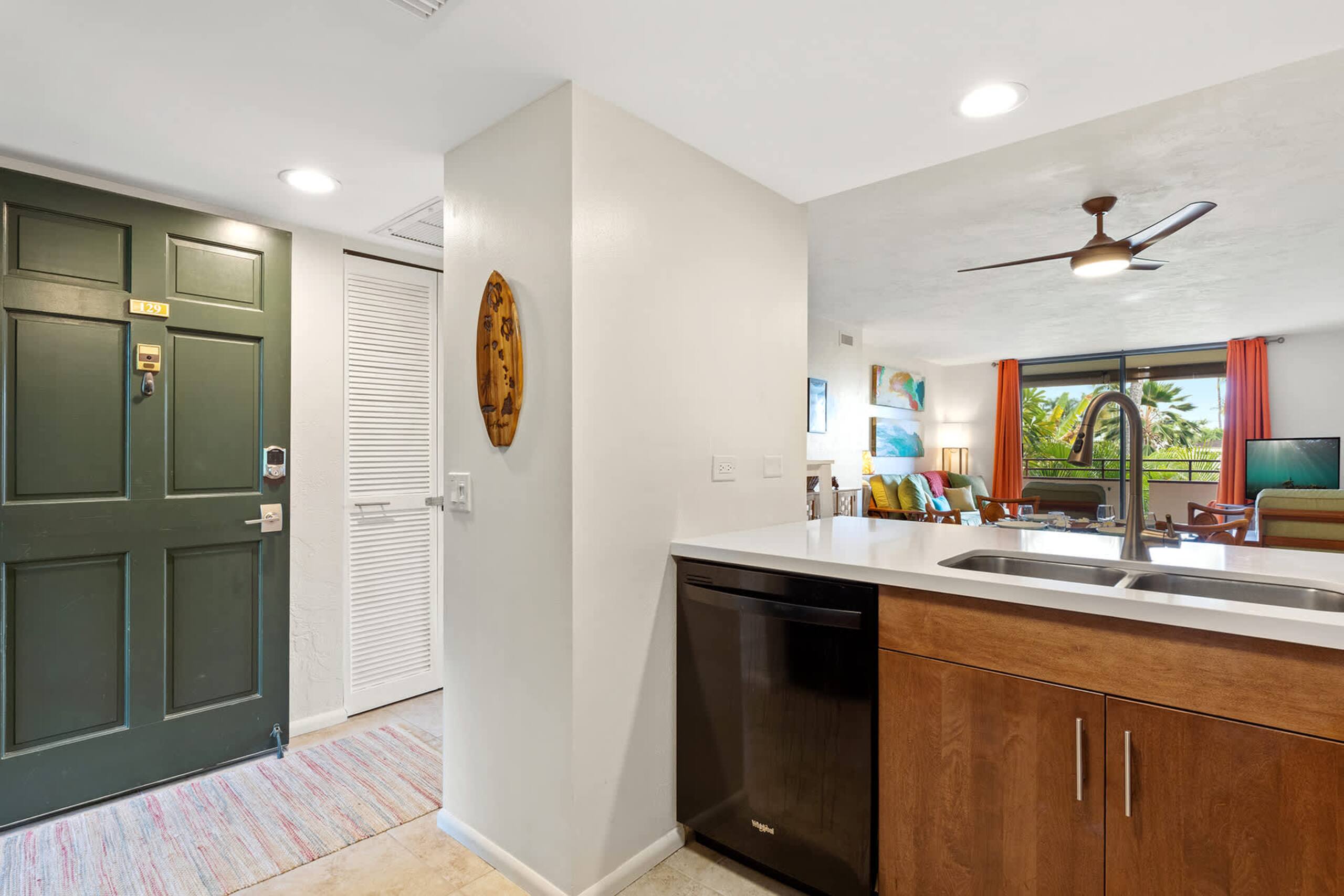 Condo in Kailua-Kona · ★4.88 · 2 bedrooms · 3 beds · 2 baths - Image 12