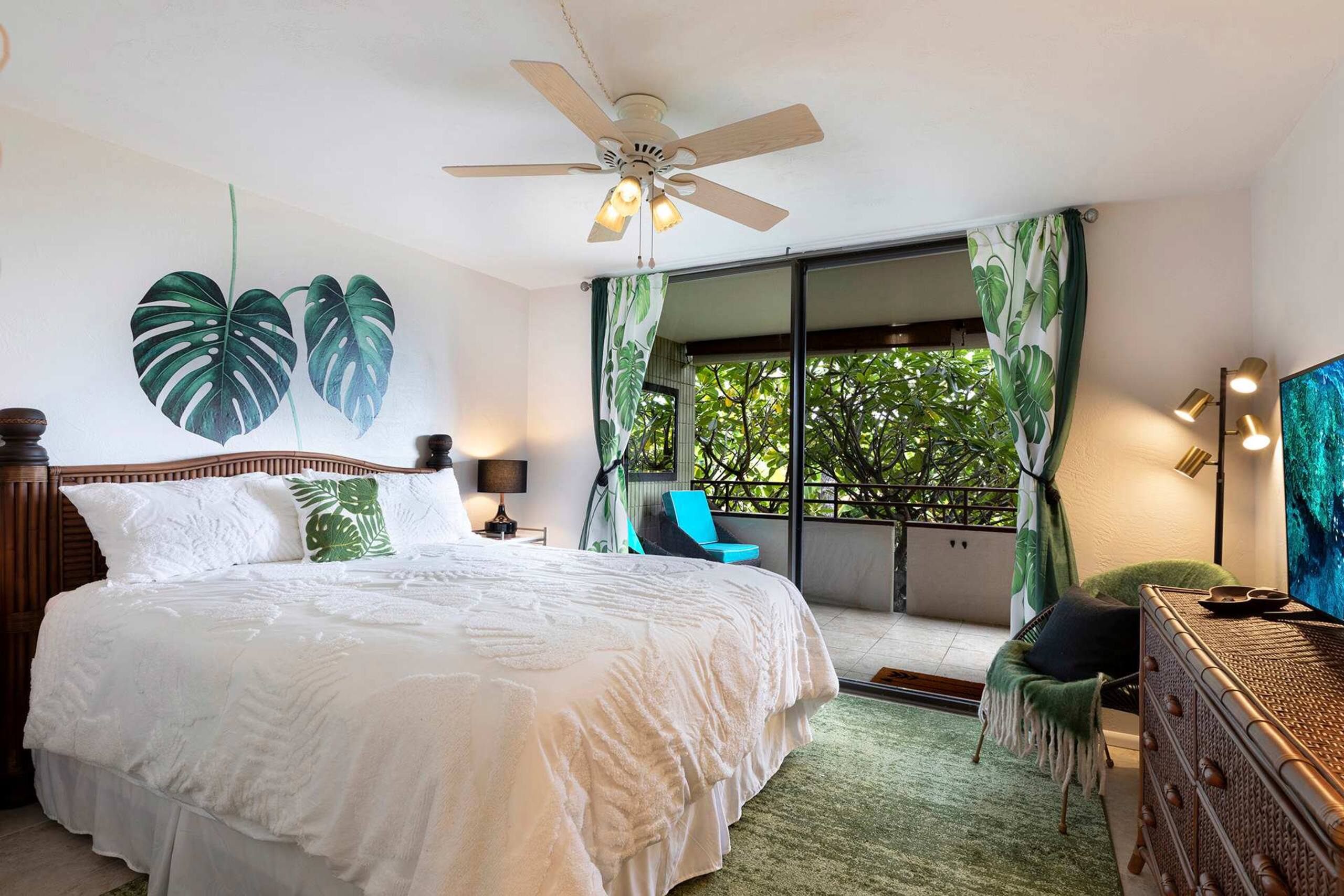 Condo in Kailua-Kona · ★4.88 · 2 bedrooms · 3 beds · 2 baths - Image 4
