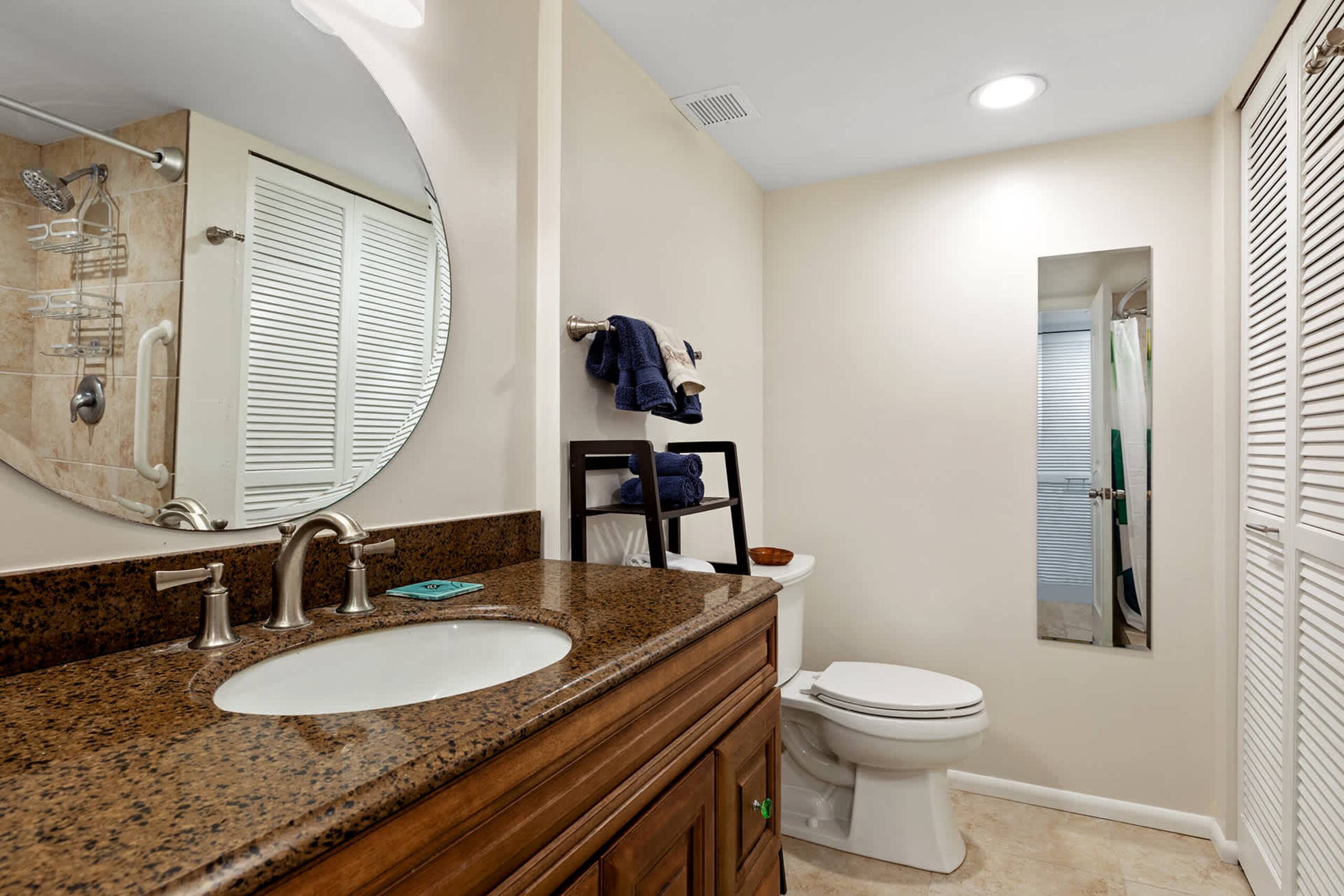 Condo in Kailua-Kona · ★4.88 · 2 bedrooms · 3 beds · 2 baths - Image 20