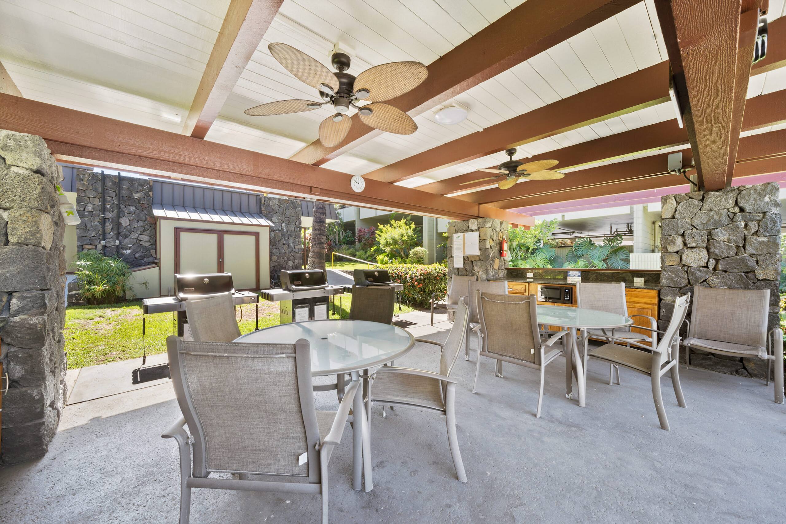 Condo in Kailua-Kona · ★4.88 · 2 bedrooms · 3 beds · 2 baths - Image 35