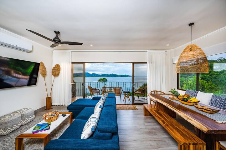 Ocean View, 2 Infinity Pools & Wraparound Terrace