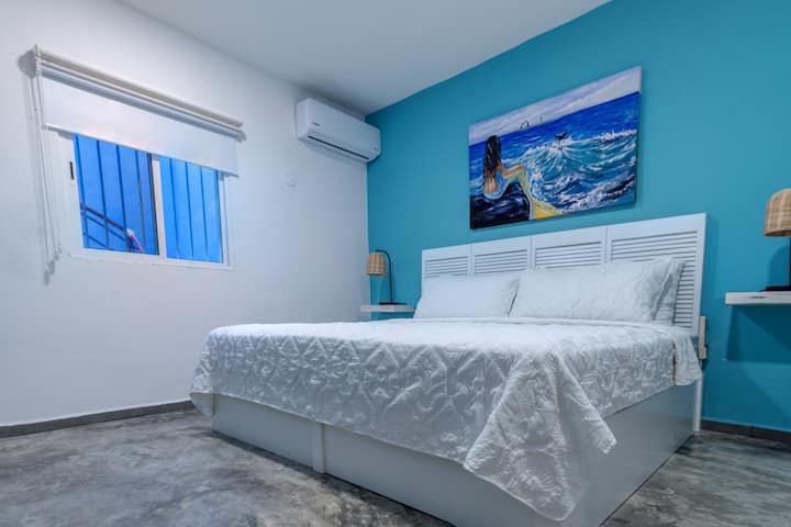 Dormitorio con baño/primer piso
