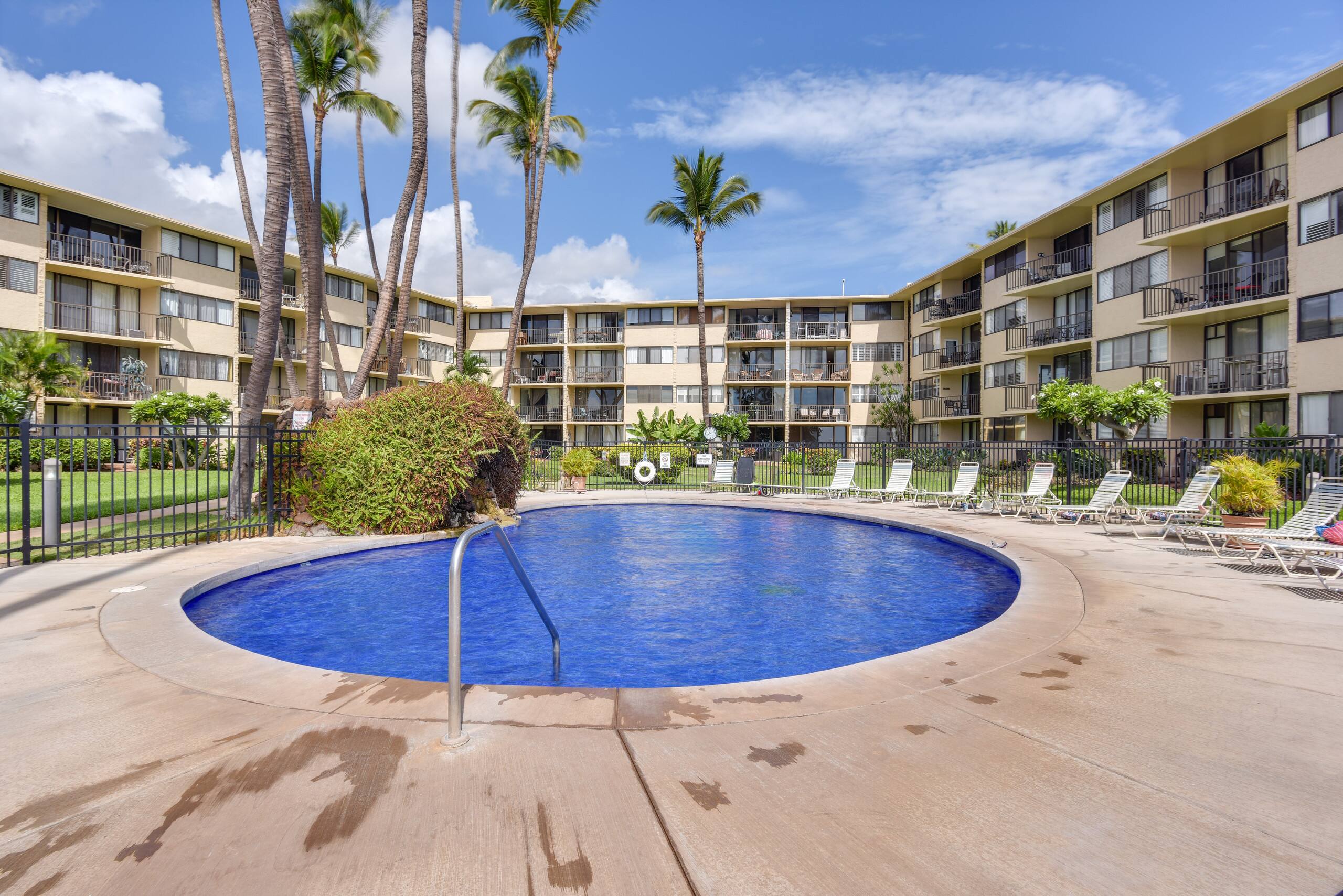 Condo in Wailuku · ★4.78 · 2 bedrooms · 3 beds · 2 shared baths - Image 29