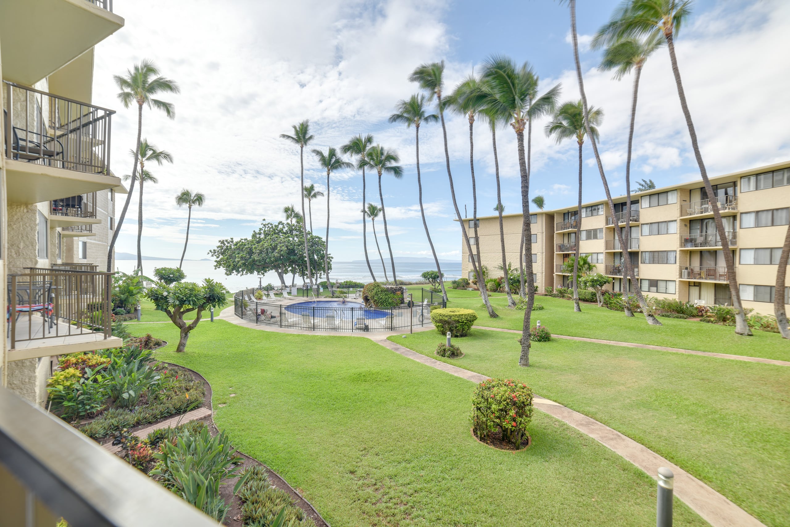 Condo in Wailuku · ★4.78 · 2 bedrooms · 3 beds · 2 shared baths - Image 1