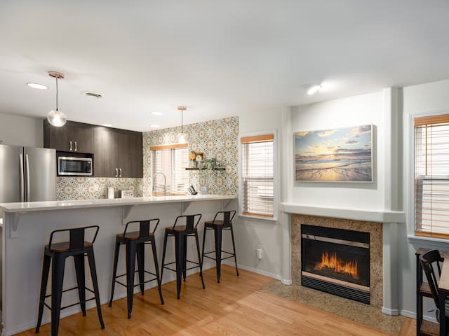 Roosevelt Townhome: Near Greenlake +UW+Light Rail gallery image 3