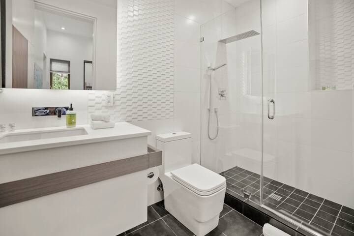 Stunning West Hollywood Gem w/ Pool & Spa Getaway