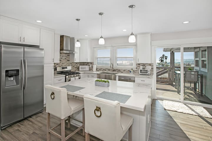 Tranquil 4 Bedroom w/ Deck, Backyard, and Hot Tub!