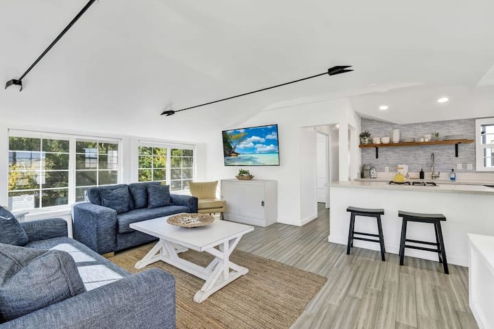 Modern A-Frame | Walkable | Two Balconies | Views