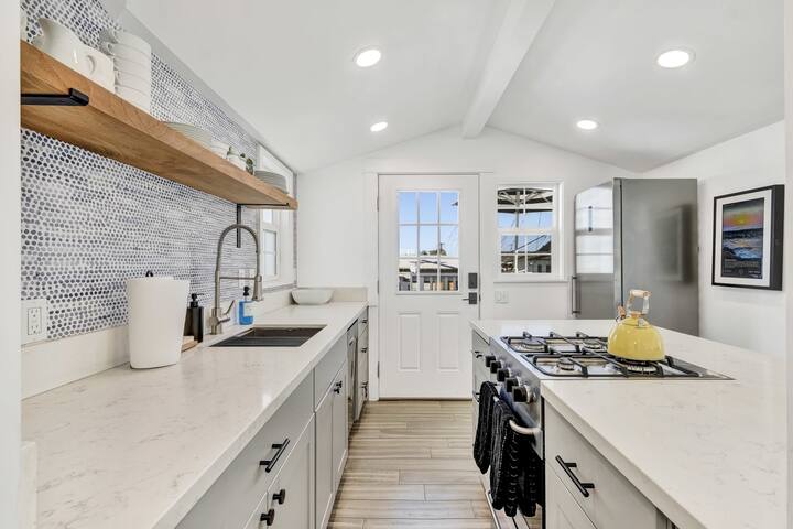 Modern A-Frame | Walkable | Two Balconies | Views gallery image 2