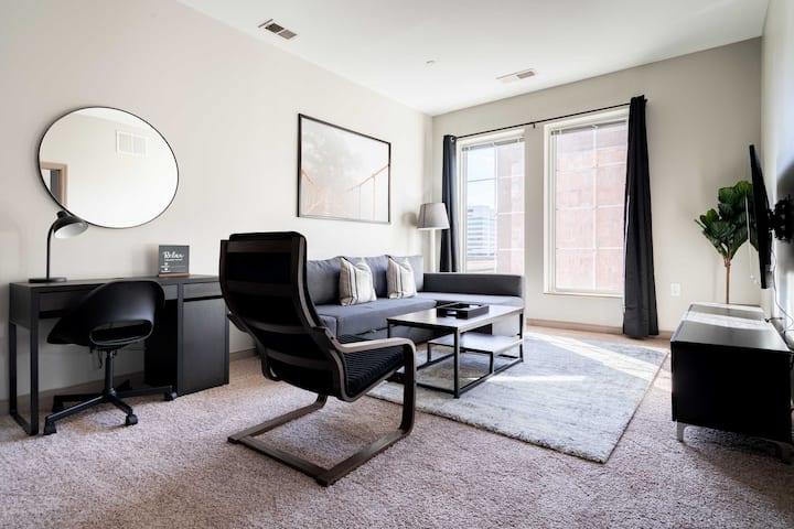 Downtown Columbus Luxury Apartment - Columbus, OH