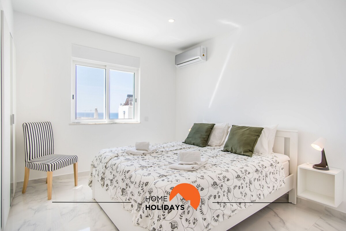 Соба со брачен кревет и клима уред 