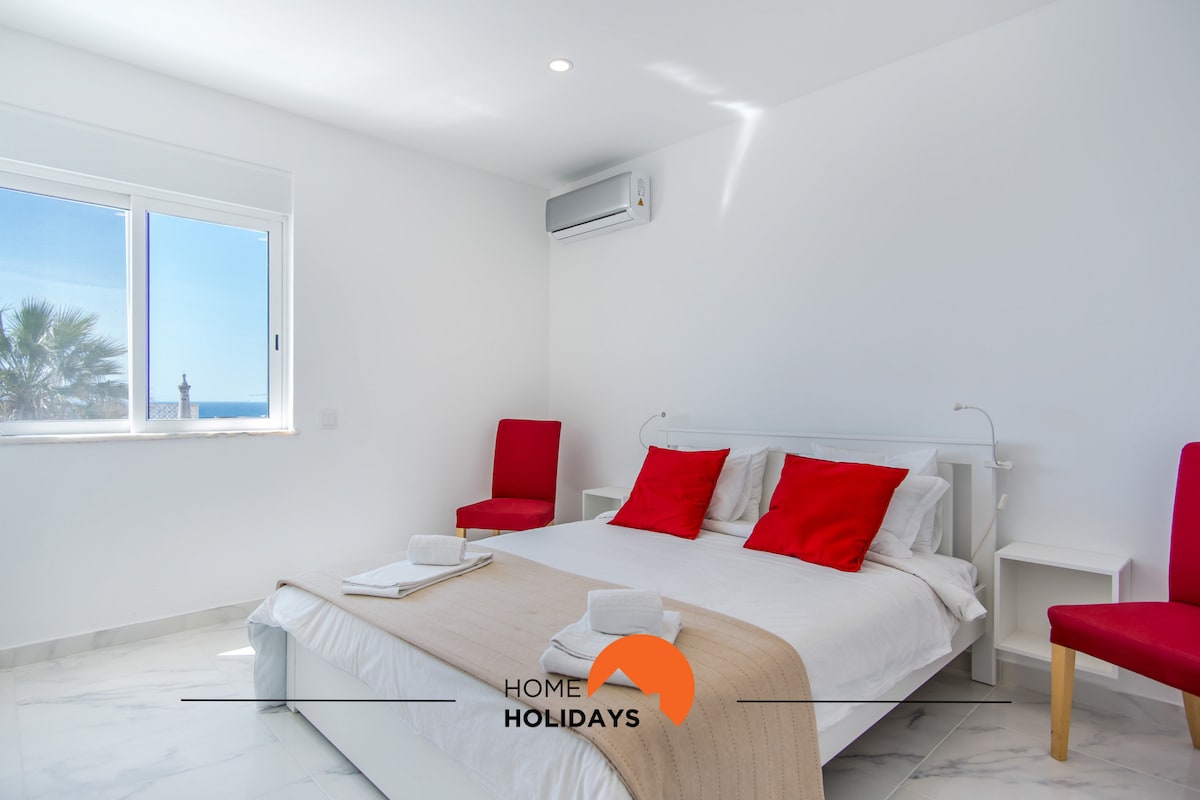 Соба со брачен кревет и клима уред 