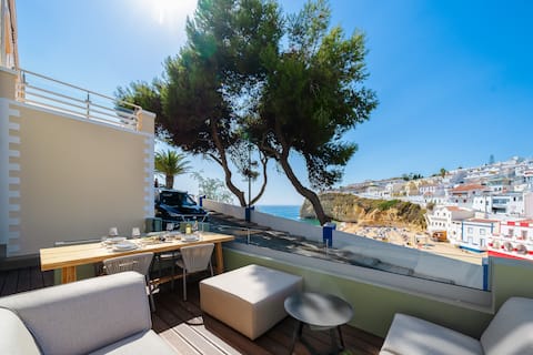 Airbnb em destaque: The Lower Beach House - Seaside Apartment em União Das Freguesias De Lagoa E Carvoeiro