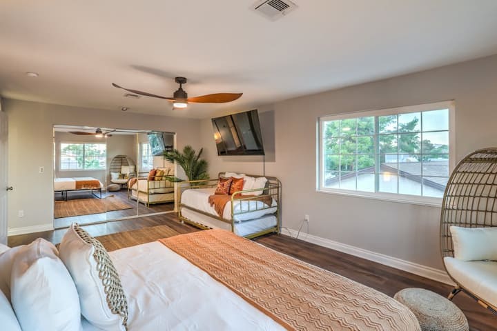 Chumba cha kulala cha Tahiti Villa Master kilicho na Kitanda aina ya King