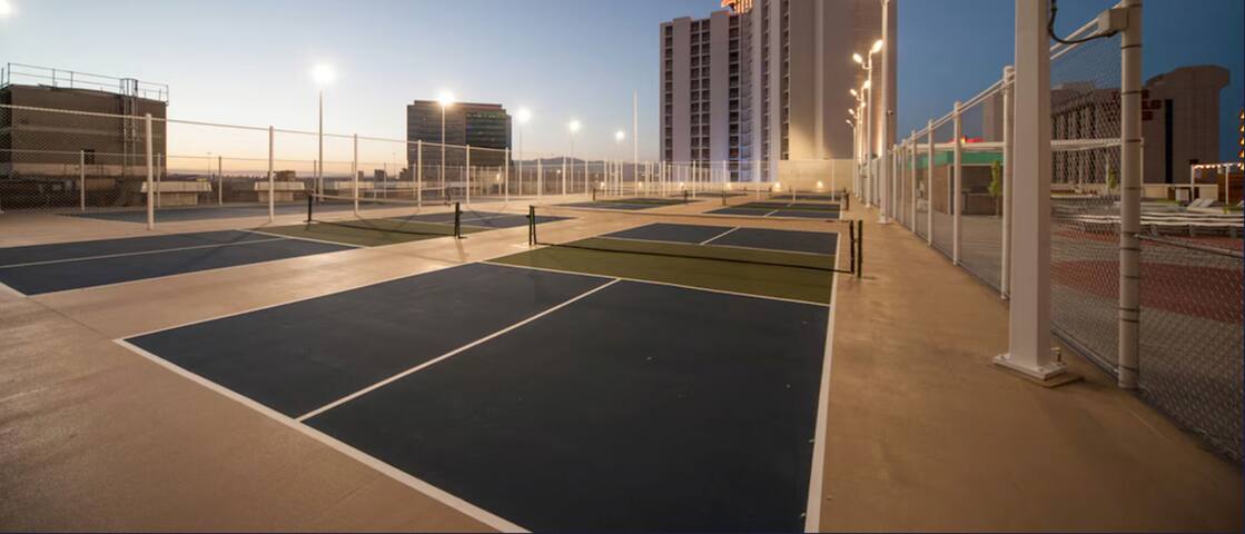 Fremont Street Experience! 3 Convenient Units gallery image 5