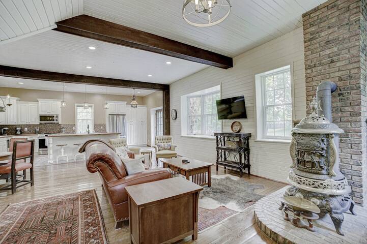 Historic James Mulvey Carriage house (Whole house) gallery image 5