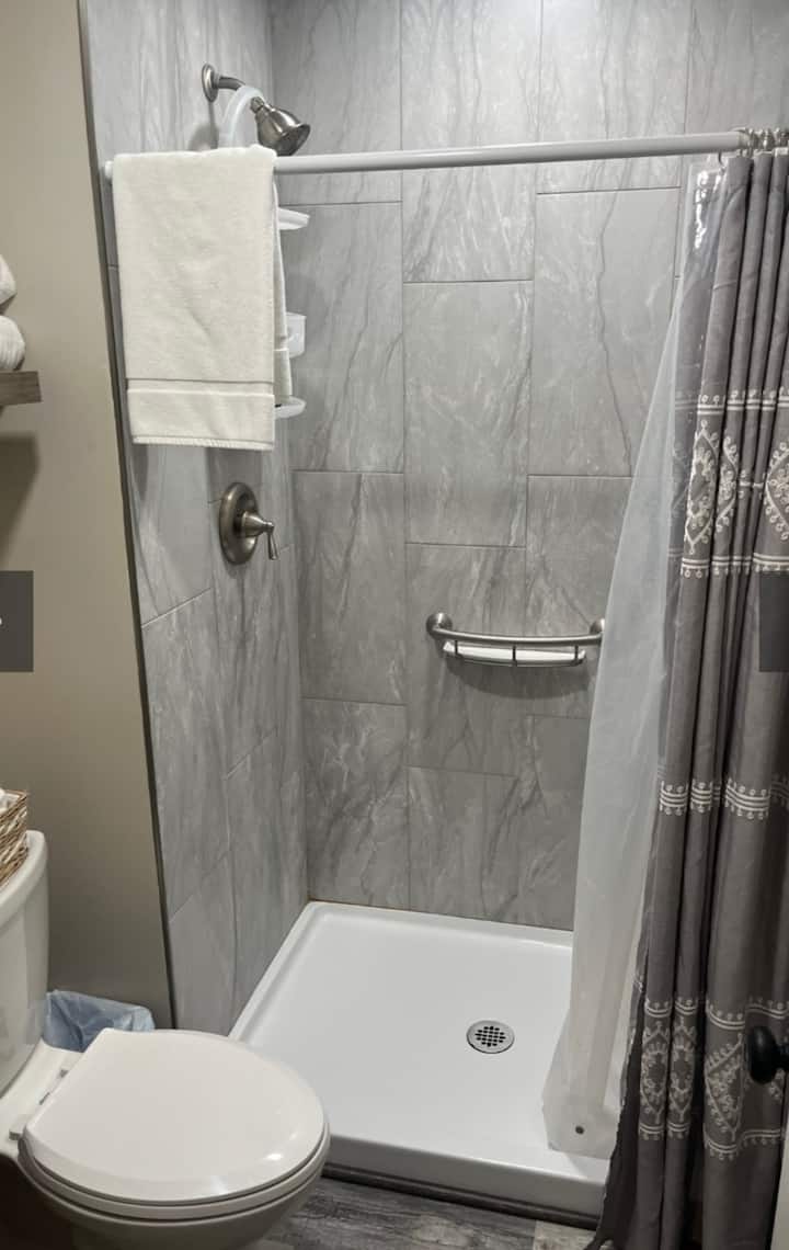Lazy Daze Lodge (2 Br/1 Bath) - Mountain Home, AR