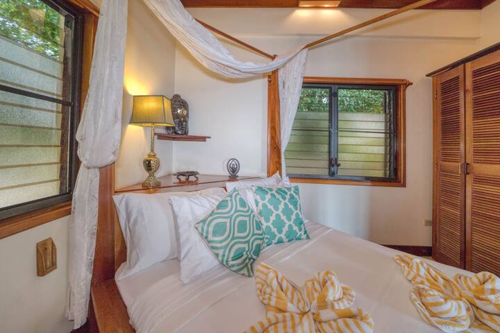 Casa Del Sol Villa in Quiet North Placencia Village gallery image 5