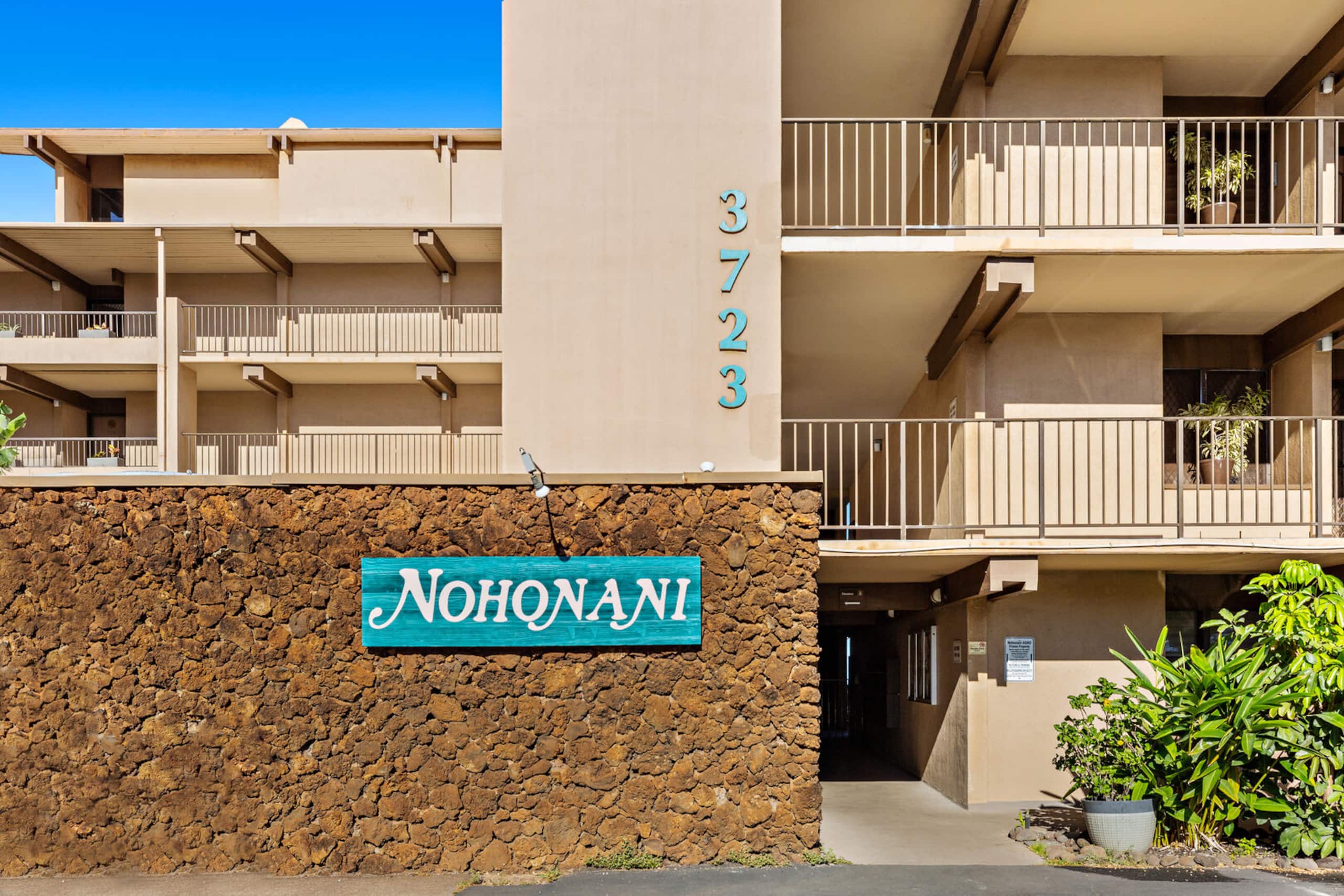 Condo in Lahaina · ★4.75 · 1 bedroom · 2 beds · 1 private bath - Image 26