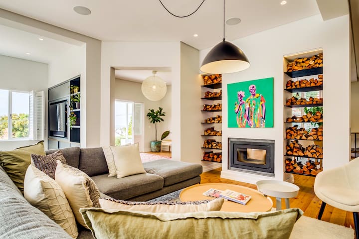 Magnificent Heritage Home w/Sweeping Views of the gallery image 2