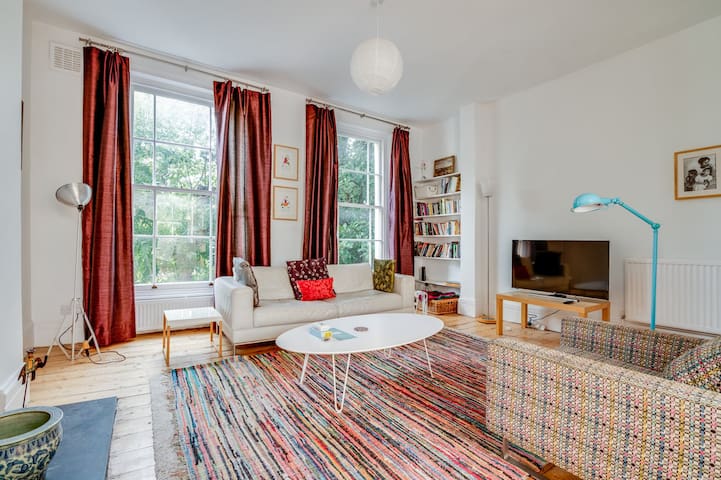 Bright Two Bedroom Apartment Near Vibrant Camden T gallery image 5