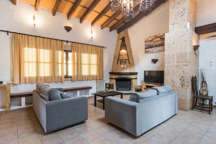 Es Caulls gallery image 5