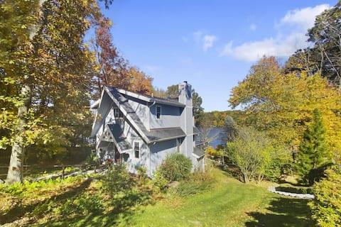 Cottage at Sunny Day- Lakeside, views, kayak, dock
