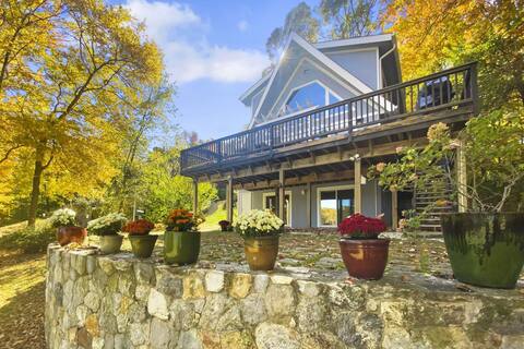 Cottage at Sunny Day- Lakeside, views, kayak, dock